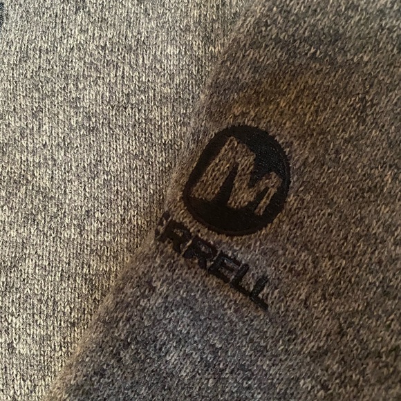 Merrell 1/4 zip sweatshirt - Picture 2 of 3